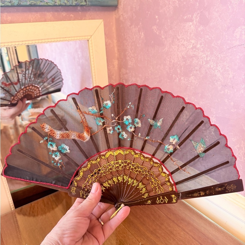 Set of Three Vintage Asian Inspired Decorative Folding Fans - Black Beige Cream - Picture 6 of 12